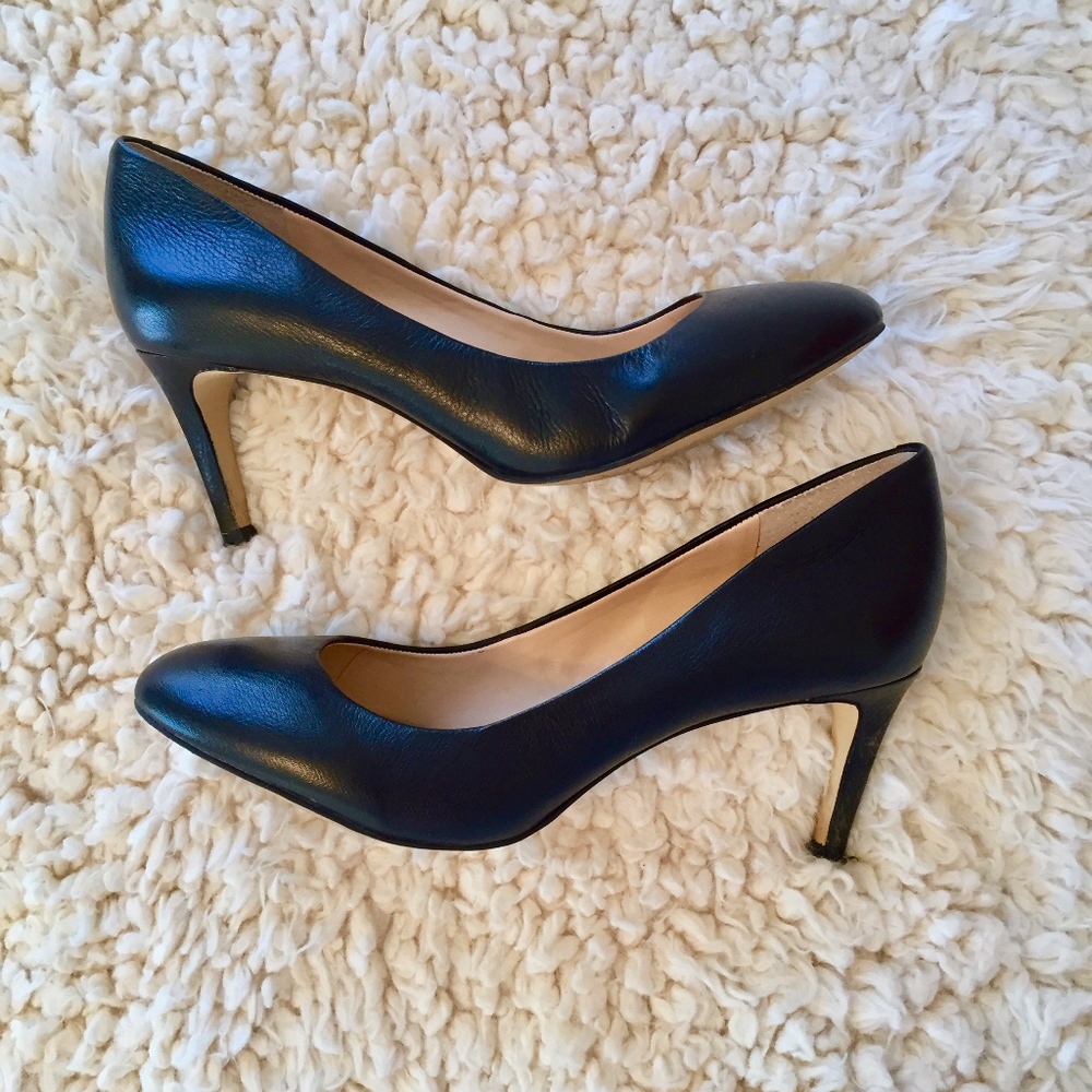 Banana Republic Black Leather Pumps - Size 9